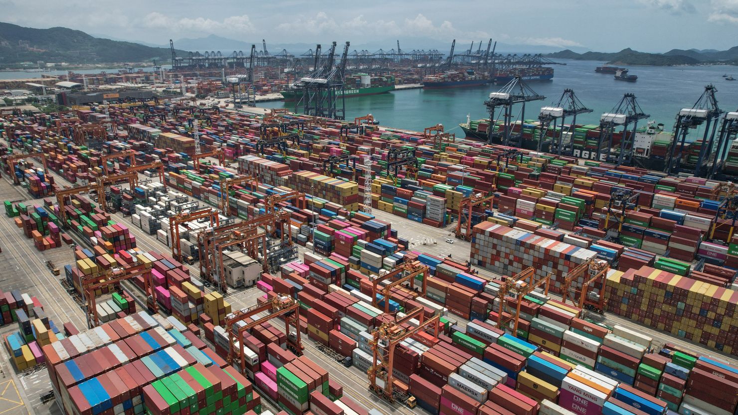 President Donald Trump announces 15% tariffs on EU goods during the 2025 U.S.–EU trade deal press conference